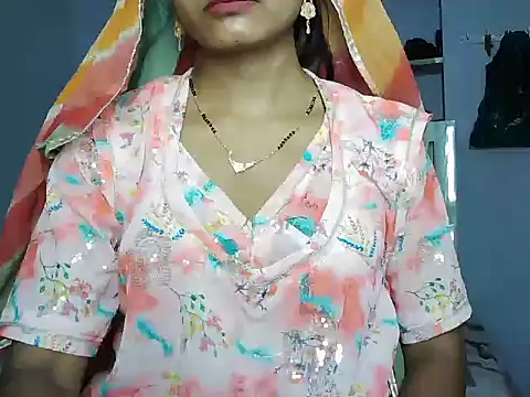 ROSE GOLDE online show from June 16, 10:27 am