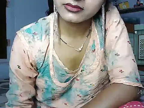 ROSE GOLDE online show from June 18, 5:53 am