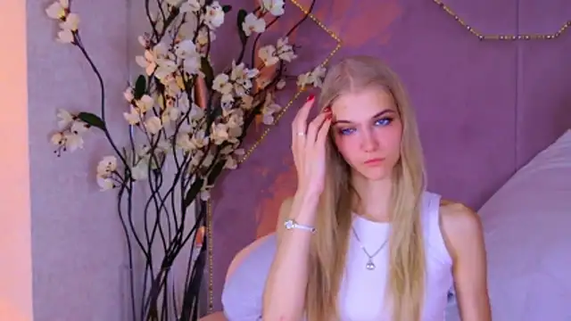 4example Chloe online show from November 13, 10:58 am