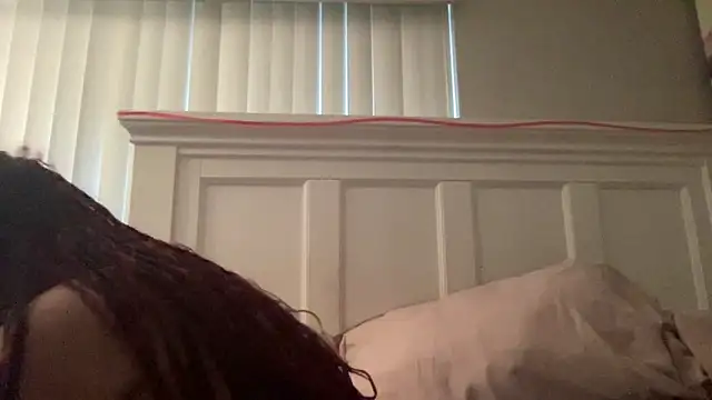 sweetnjuicyyy online show from September 9, 1:16 am