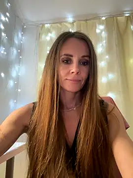 Snapshot of LucieMack chatting on September 30, 9:30 pm LucieMack online show from September 30, 9:30 pm