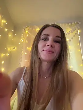 LucieMack online show from February 1, 1:21 pm