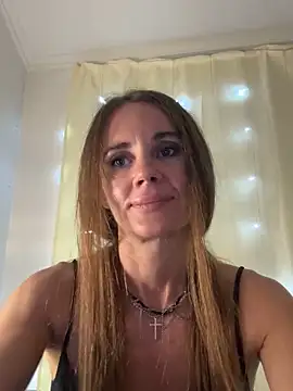 Snapshot of LucieMack chatting on September 14, 6:28 pm LucieMack online show from September 14, 6:28 pm