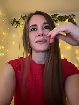 LucieMack online show from April 10, 7:20 pm