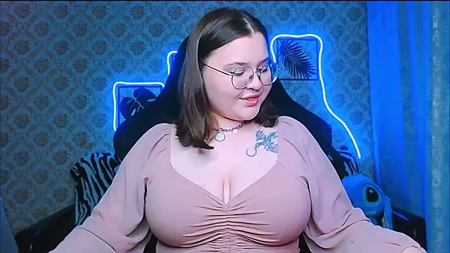 InLoveWithLife26 online show from September 29, 7:41 pm