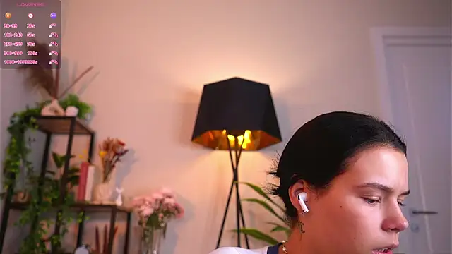 MaydaCornwall online show from May 30, 4:10 am