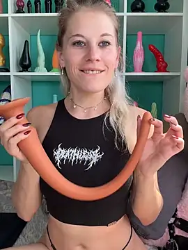 TheRealJessyLey online show from June 18, 1:38 pm