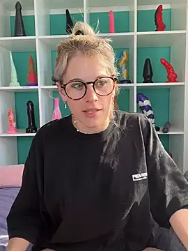 TheRealJessyLey online show from April 7, 3:25 pm