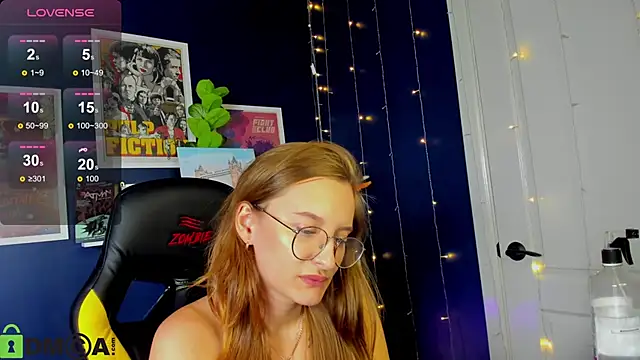 Snapshot of Maryyy_May chatting on September 12, 6:15 pm Maryyy May online show from September 12, 6:15 pm