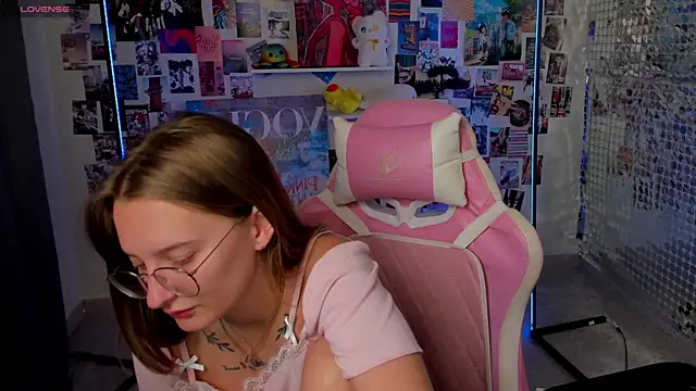 Snapshot of Maryyy_May chatting on September 10, 5:57 pm Maryyy May online show from September 10, 5:57 pm