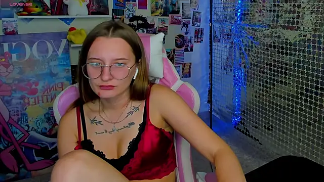 Snapshot of Maryyy_May chatting on October 1, 6:57 pm Maryyy May online show from October 1, 6:57 pm