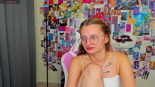 Snapshot of Maryyy_May chatting on October 8, 10:03 pm Maryyy May online show from October 8, 10:03 pm
