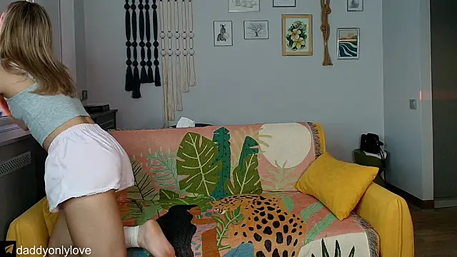 Snapshot of daddyonlyloveme chatting on September 15, 8:38 pm daddyonlyloveme online show from September 15, 8:38 pm