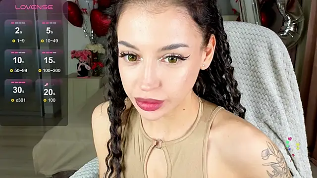 Snapshot of Alexa___Hill chatting on October 4, 8:57 pm Alexa Hill online show from October 4, 8:57 pm