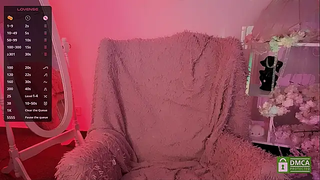 Lara Vest online show from September 29, 8:25 pm