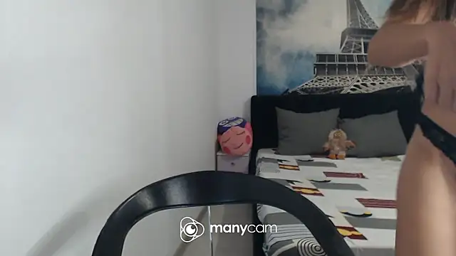 Snapshot of RheaEtthan chatting on October 19, 8:33 pm RheaEtthan online show from October 19, 8:33 pm