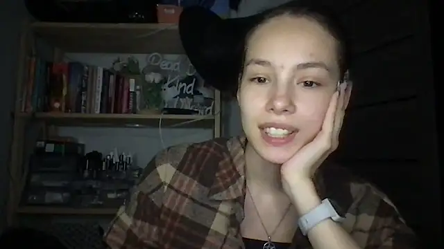 Yuna5343 online show from September 18, 10:30 pm