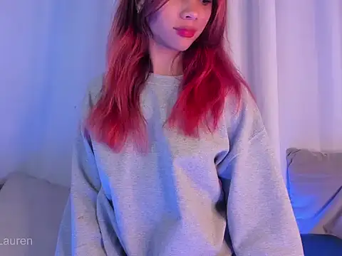 Laurenn 2 online show from November 10, 4:18 am