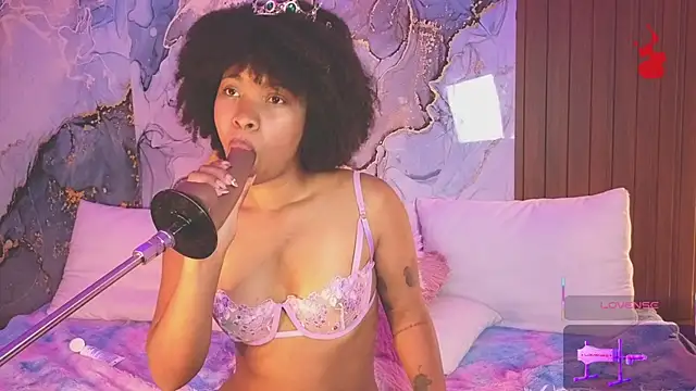 Lolalewis777 online show from May 24, 1:15 am