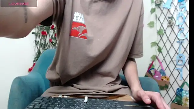 LiamBrown09 online show from April 20, 7:50 pm