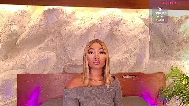 alisonn moon online show from February 2, 11:04 pm