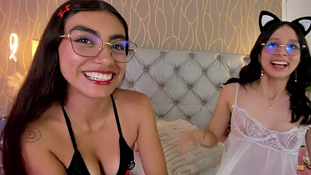 Naughty Couple83 online show from June 9, 7:35 pm