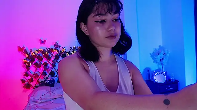 Snapshot of daisy_girll chatting on September 19, 12:59 pm daisy girll online show from September 19, 12:59 pm