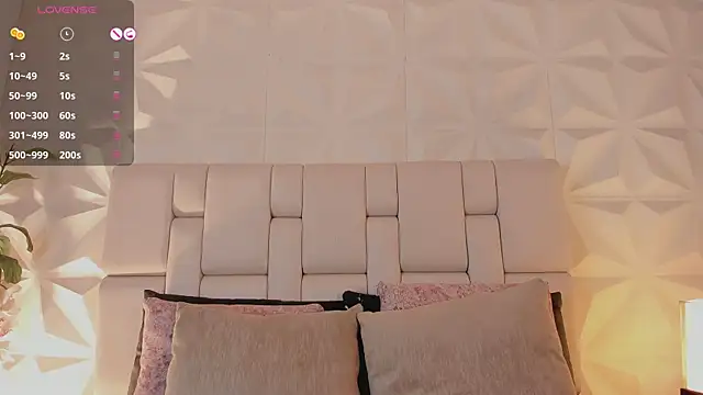 scarlettadams   online show from April 10, 12:22 pm