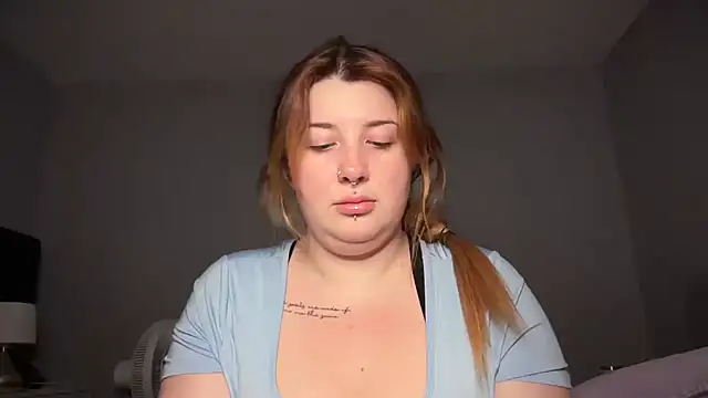 curvy rosie69 online show from May 30, 7:32 pm