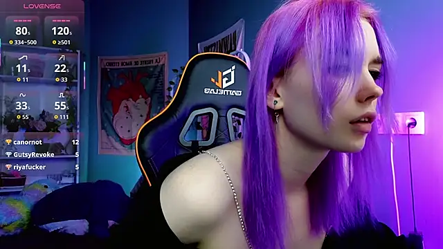Snapshot of Kiara_Dream chatting on October 18, 9:05 pm Kiara Dream online show from October 18, 9:05 pm