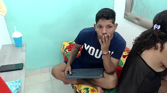 Snapshot of kloe_matias chatting on September 18, 1:04 am kloe matias online show from September 18, 1:04 am