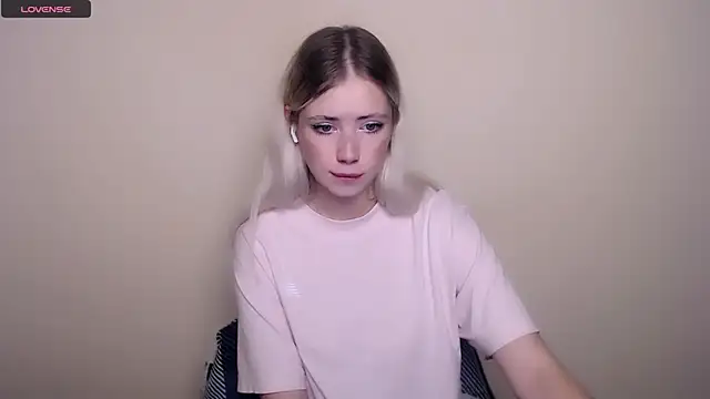 AliceHotty  online show from September 13, 6:32 am