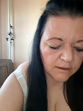 BlacReign online show from April 4, 12:59 pm