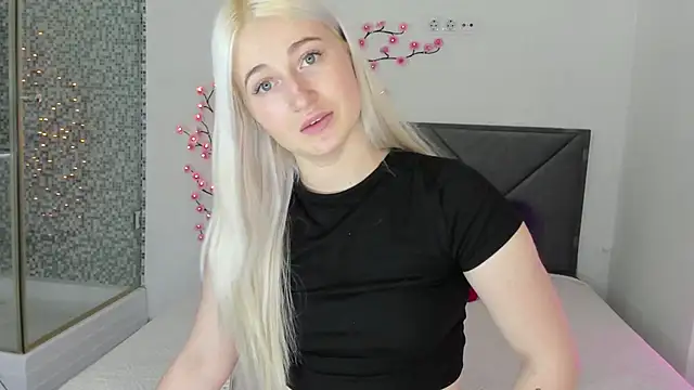 HollyTailors online show from February 26, 1:21 pm