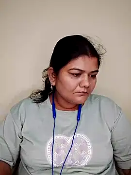 Snapshot of Meenu_tiwari chatting on October 8, 6:34 pm Meenu tiwari online show from October 8, 6:34 pm