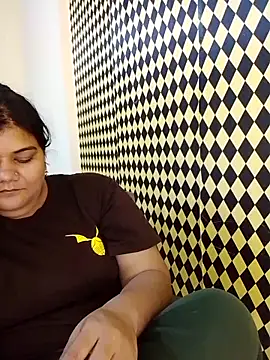 Snapshot of Meenu_tiwari chatting on October 14, 8:11 pm Meenu tiwari online show from October 14, 8:11 pm