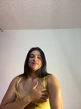 Snapshot of alice_shyness chatting on October 12, 2:47 am alice shyness online show from October 12, 2:47 am