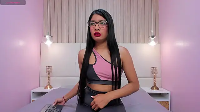 MelanyWayne  online show from March 17, 6:34 pm