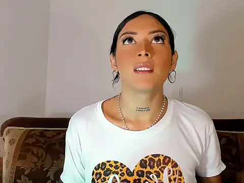 Snapshot of Megan_Gil_ chatting on October 10, 2:00 pm Megan Gil online show from October 10, 2:00 pm
