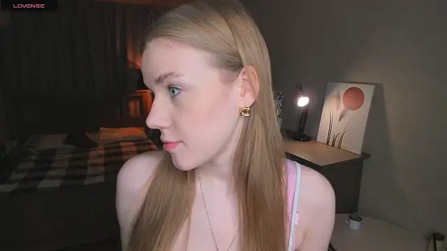 OdellaFrake online show from November 22, 7:49 pm