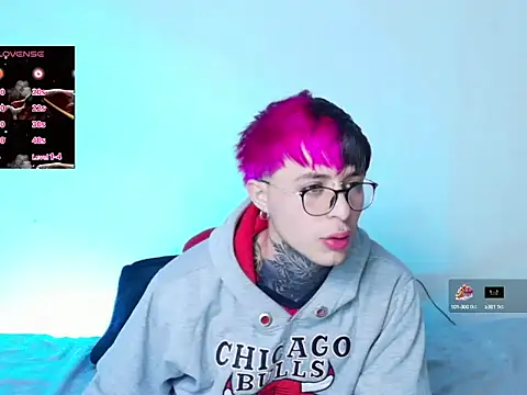 Snapshot of 7saturno_candy7 chatting on October 9, 11:42 pm 7saturno candy7 online show from October 9, 11:42 pm