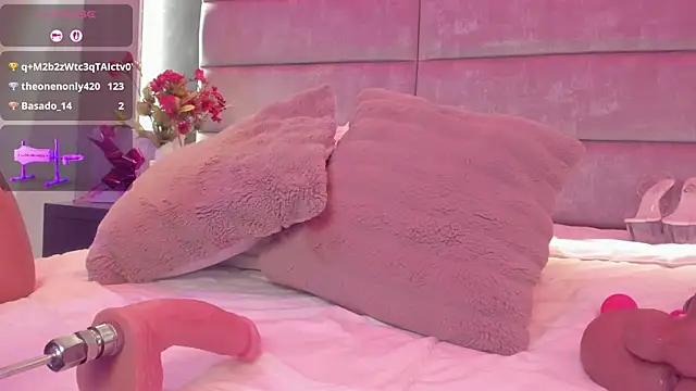 Snapshot of SophiieEvanss chatting on September 24, 5:06 am SophiieEvanss online show from September 24, 5:06 am