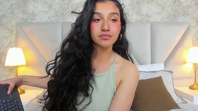 ValentiinaCruz online show from October 18, 11:39 pm