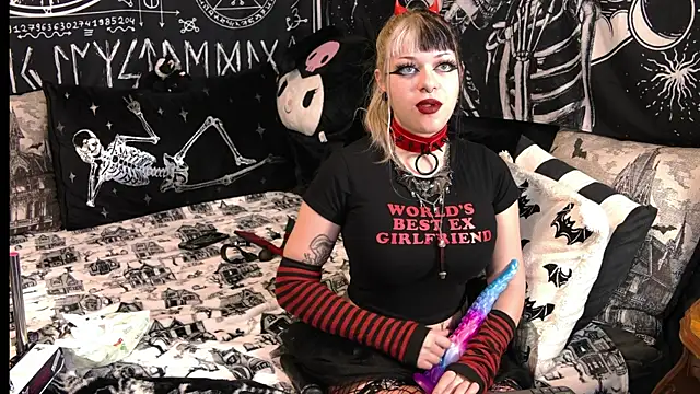 Snapshot of Paige_Turner chatting on October 15, 11:29 pm Paige Turner online show from October 15, 11:29 pm