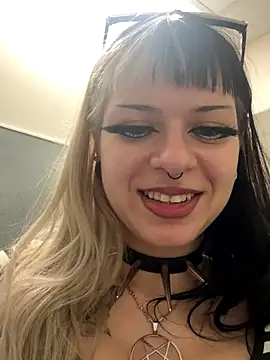 Snapshot of Paige_Turner chatting on October 8, 8:35 pm Paige Turner online show from October 8, 8:35 pm