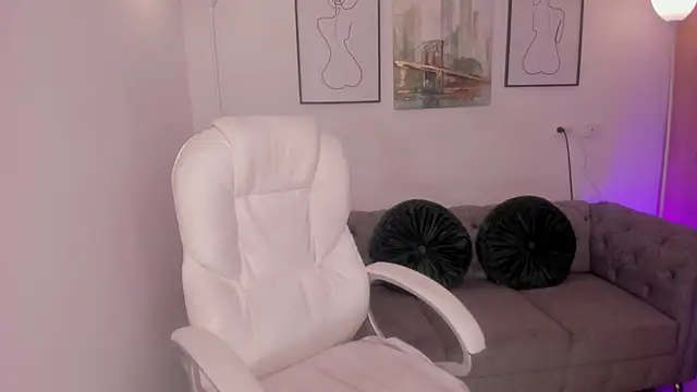 Snapshot of Saskia_litt chatting on October 3, 3:44 am Saskia litt online show from October 3, 3:44 am