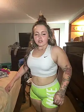 JuicyExxxperience online show from October 18, 8:21 pm