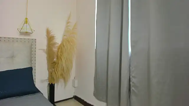 Snapshot of kelsy_monroy chatting on September 8, 8:52 pm kelsy monroy online show from September 8, 8:52 pm
