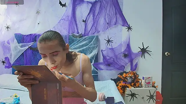 Snapshot of shantala_nastasiia chatting on October 13, 1:36 pm shantala nastasiia online show from October 13, 1:36 pm