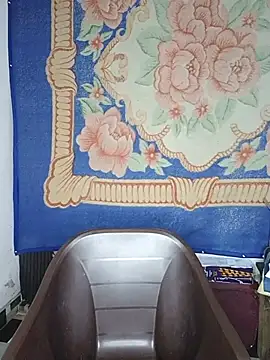 MEERAcle online show from July 16, 6:01 pm